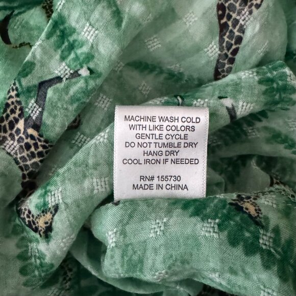 Jane + Delancey - Giraffe Print Long Button-Down Tunic in Green - Picture 7 of 9